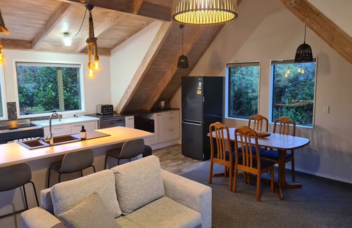 Mangawhai Heads Casa | Home away from Home in Mangawhai Heads. Family & Pet Friendly. Escape the City