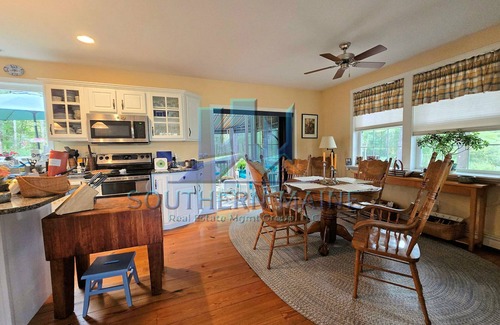 Westbrook Casa | Home away from home in suburb of Portland