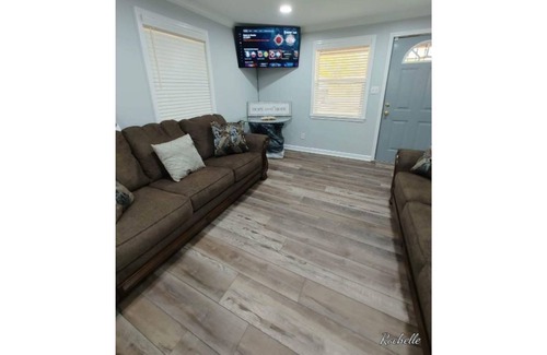 Livingston Casa | Home Away from Home! Newly remodeled!