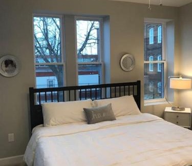 Capitol Hill Apartamento | HOME AWAY HOME - Chic 2 BR Capitol Hill DC