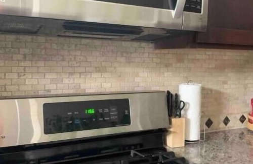 Nevada Street Casa | Home by the Dome! 2BR Downtown San Antonio Alamodome Hemisphere close!\r