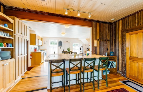 Mendocino Casa | Home & cottage with stunning views, fireplaces, sauna, and high-speed WiFi