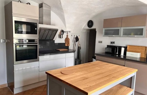 Arpaillargues-et-Aureillac Villa | Homerez - Villa espaciosa cerca de Arpaillargues