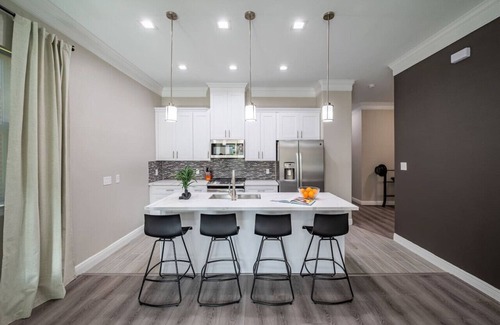 Greater Fondren Southwest Casa | Home Gym | 10 min to Alphaland | Yard | Gated Home