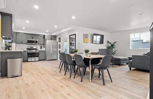 Vernon Casa | Home in Arts District w/ Parking