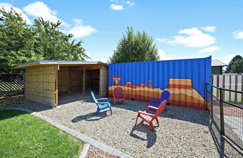Kanab Casa | Home in Kanab with Game Room. Sleeps 10, Pets OK!
