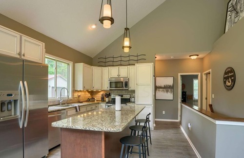 Carbon Hill Casa | Home in the Hills on 35 acres with private trails near Hocking Hills