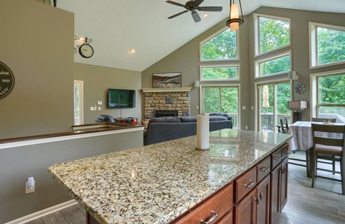 Carbon Hill Casa | Home in the Hills on 35 acres with private trails near Hocking Hills