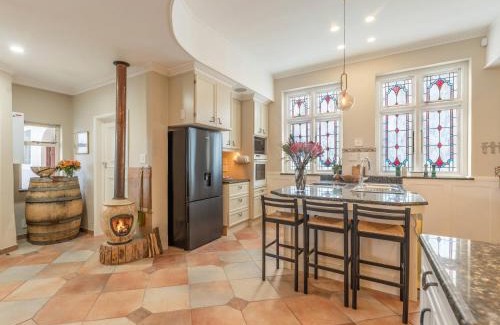 Bloubergstrand Villa | HOME-LYNN, Bloubergstrand