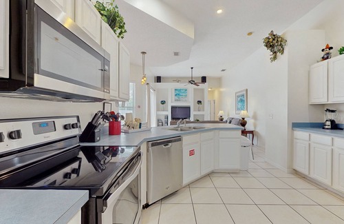 Westridge Casa | Home near Disney/golf with screened pool, spa, pool table, foosball, AC, & W/D