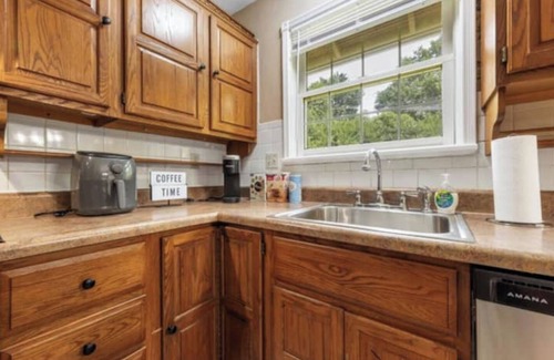 Spanish Lake Casa | Home Near STL Safari Zoo
