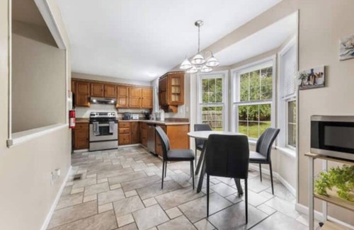 Spanish Lake Casa | Home Near STL Safari Zoo
