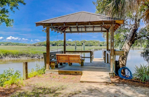 Edisto Island Casa | Home on fishing creek w/ private dock & boat ramp, WiFi & air conditioning