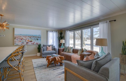 Detroit Lakes Casa | Home Rental on Detroit Lake Dock, Game Room!