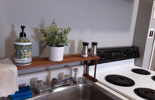 Constable Hook Casa | Contemporáneo apto cerca de Nueva York hogar dulce hogar.