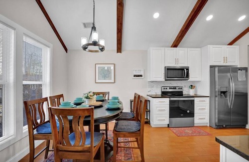 Sugar Hill Casa | Home Sweet Home! By Mall of GA & Suwanee Town!
