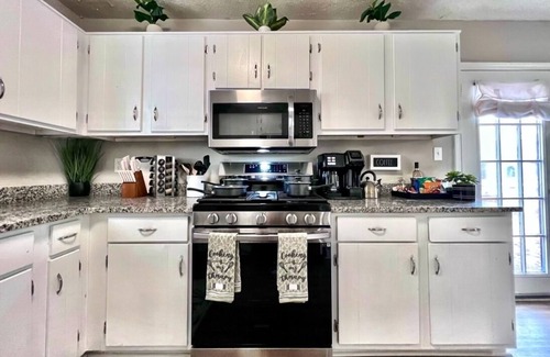 Tucker Casa | Home Sweet Home Near ATL W/Firepit /BBQ Grill