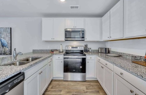 Port Wentworth Condominio | Home Sweet Home w/King Bed