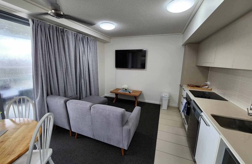 Townsville Apartamento | Home To Holiday at Kensington Apartment