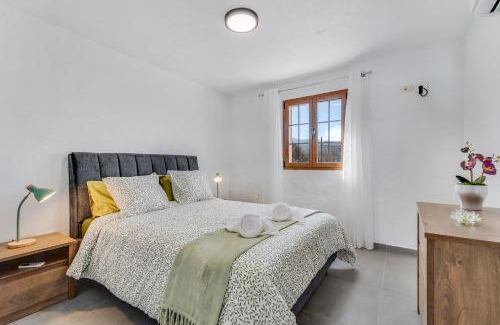 La Solana Chalet De Esquí | Home2Book Country Stay with Terrace BBQ