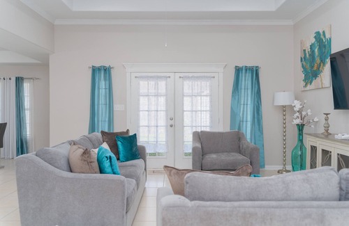 Brownsville Casa | Homeaway from Home!