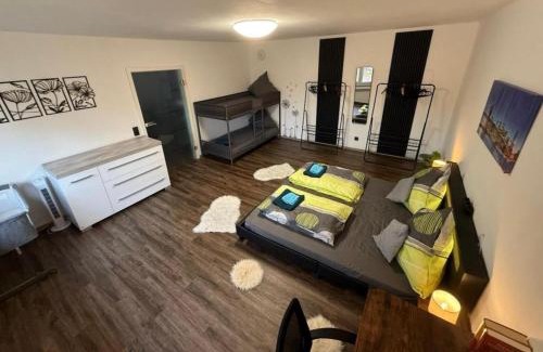 Oberdorla Apartamento | Homefeld Suite - Elegante und moderne Ferienwohnung zentral in Hünfeld bei Fulda mit Küche, kostenlosem Parkplatz und WLAN
