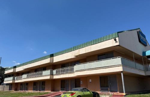 Wetmore Hotel | Homegate Studios & Suites San Antonio Medical Center