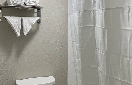 Newnan Hotel | Days Inn by Wyndham Newnan