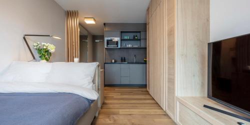 Schwanheim Apartamento | Homely! Skyview Apartment Frankfurt Airport, Fair, Rooftop, Gym!