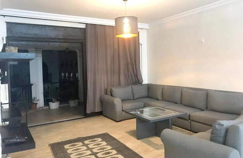 Ain Diab Apartamento | Homerez - 100 m away from the beach! Appartement for 4 ppl. with shared pool