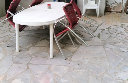 Neris-les-Bains Apartamento | Homerez - Amazing studio for 2 ppl. with terrace at Néris-les-Bains