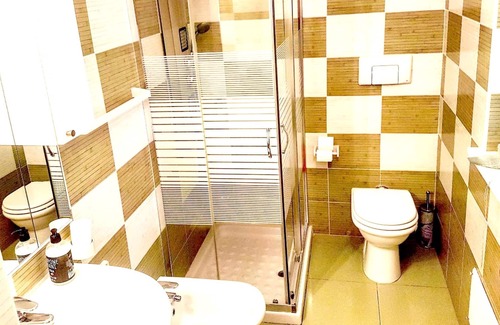 Gragnano Trebbiense Apartamento | Homerez - Amazing studio for 3 ppl. with shared pool and balcony at Gragnano