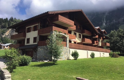 Pralognan-la-Vanoise Apartamento | Homerez - Apart. en Pralognan con balcón
