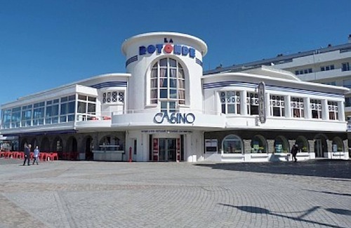 Planguenoual Apartamento | Homerez - Apartamento Lamballe, vista al mar