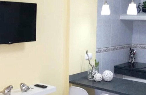 Lajes do Pico Apartamento | Homerez - Apartamento para 2 pers. con vistas al mar y terraza en Lajes Do Pico