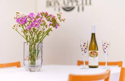 Martinscica Apartamento | Homerez - Apartamento para 5 pers. con vistas al mar y balcón en Martinšćica