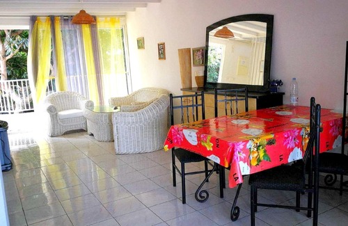 Bois de Nefles Apartamento | Homerez - Apartamento a 7 km de la playa para 4 pers. con piscina compartida