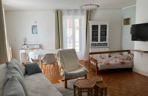 Neris-les-Bains Apartamento | Homerez - Apto. en Néris-les-Bains