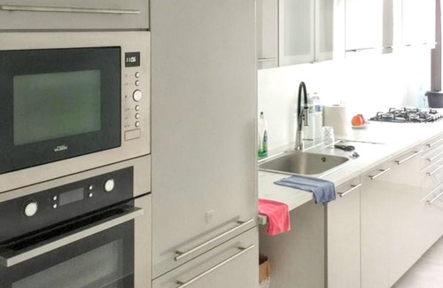 Melun Apartamento | Homerez - Espectacular apartamento para 6 pers. con balcón en Melun