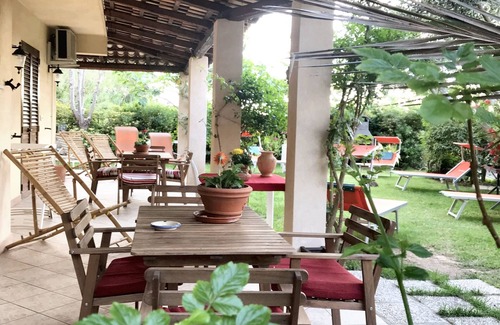 Parghelia Apartamento | Homerez - Casa luminosa en Vibo Valentia, piscina compartida