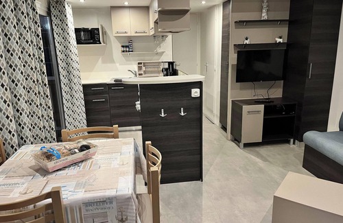 Les Mathes Casa | Homerez - Bungalow Les Mathes, piscina compartida