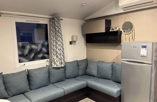 Les Mathes Casa | Homerez - Bungalow Les Mathes, piscina compartida