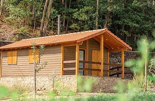 Branca Chalet De Esquí | Homerez - Chalet a la montaña para 2 pers. con piscina compartida y balcón