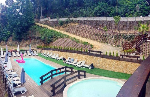 Branca Chalet De Esquí | Homerez - Chalet a la montaña para 2 pers. con piscina compartida y balcón