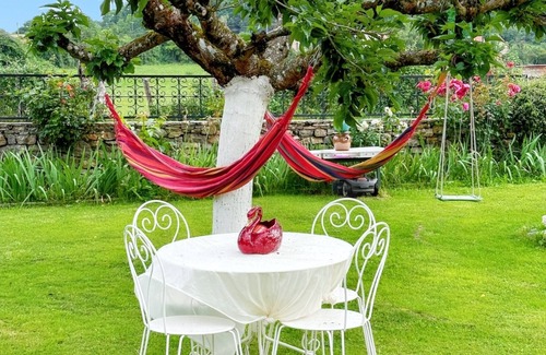 Toulonjac Apartamento | Homerez - Apartamento encantador en Toulonjac con jardín y terraza