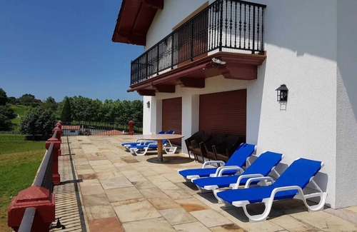 Baztan Apartamento | Homerez - Apartamento encantador en Sare con vista a la montaña