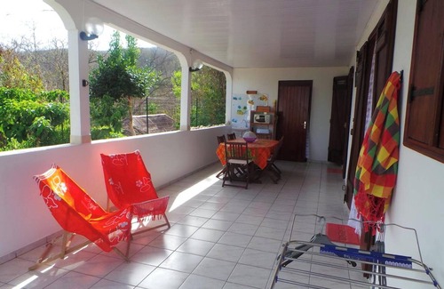 Bouillante Casa | Homerez - Casa Encantadora en Bouillante + Jardín + 78 m²