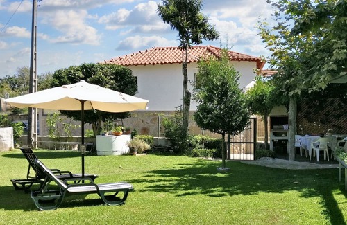 Vila Verde Casa | Homerez - Casa encantadora con vistas al lago y montañas en Rendufe