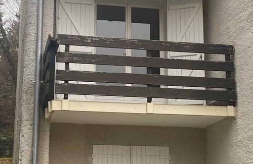 Laguiole Apartamento | Homerez - Encantador estudio en Laguiole con vistas a la montaña 27 m²