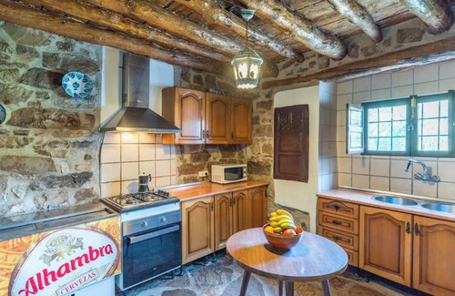 Montefrio Villa | Homerez - Encantadora Villa en Montefrío con Piscina Privada